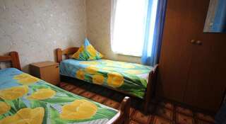 Гостиница Гостевой Дом «Азанта» Лоо Бюджетный двухместный номер с 2 отдельными кроватями-2